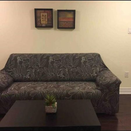 Cozy & Spacious Suite With Private Bathroom Near Toronto Airport ! Mississauga Exterior foto
