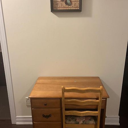 Cozy & Spacious Suite With Private Bathroom Near Toronto Airport ! Mississauga Exterior foto