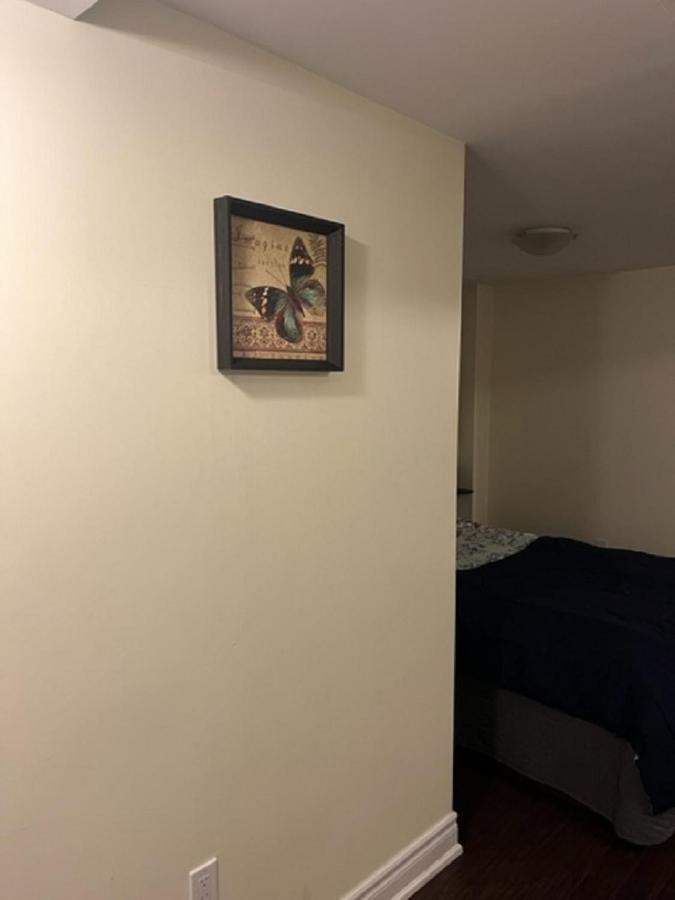 Cozy & Spacious Suite With Private Bathroom Near Toronto Airport ! Mississauga Exterior foto