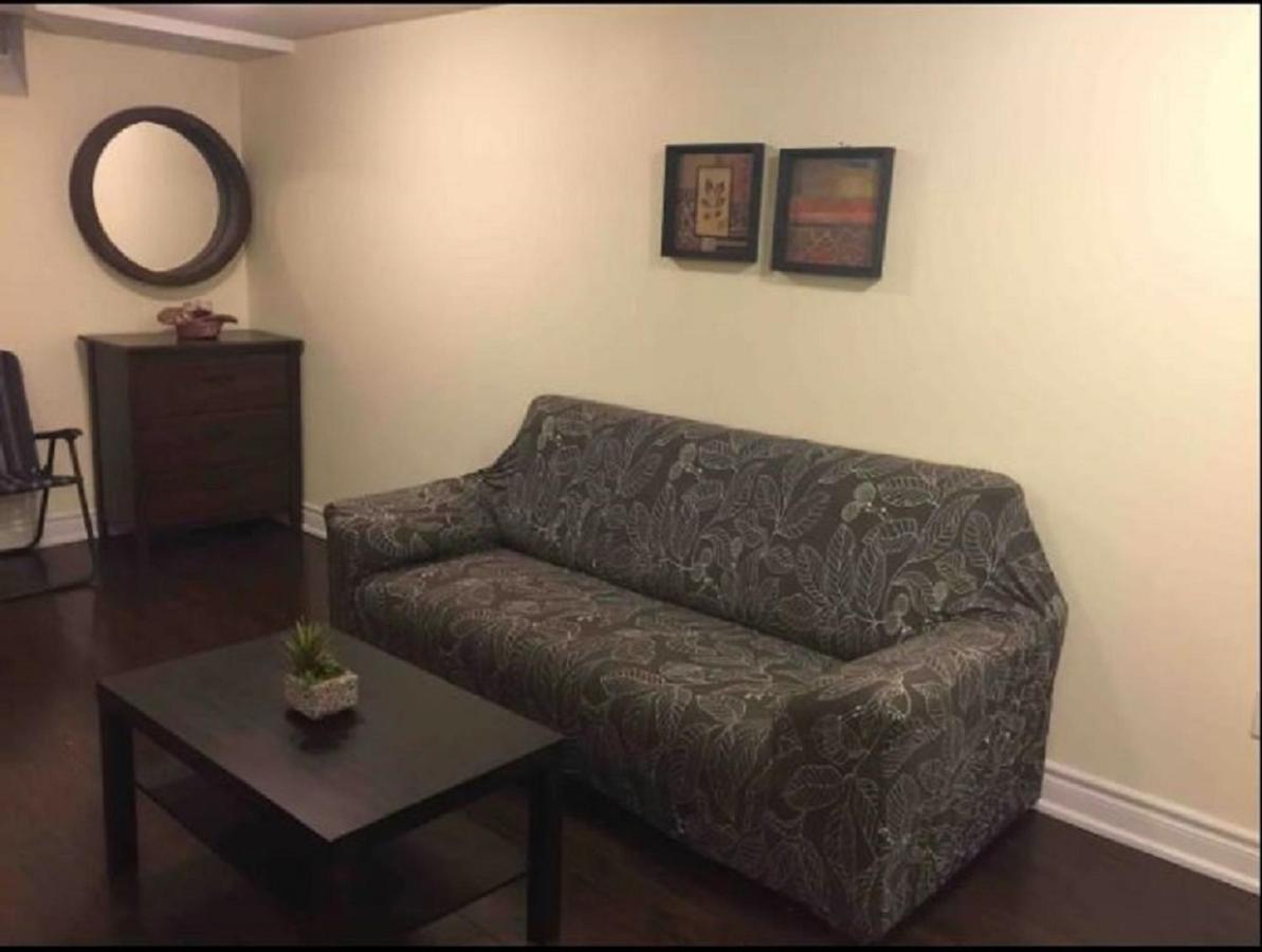 Cozy & Spacious Suite With Private Bathroom Near Toronto Airport ! Mississauga Exterior foto